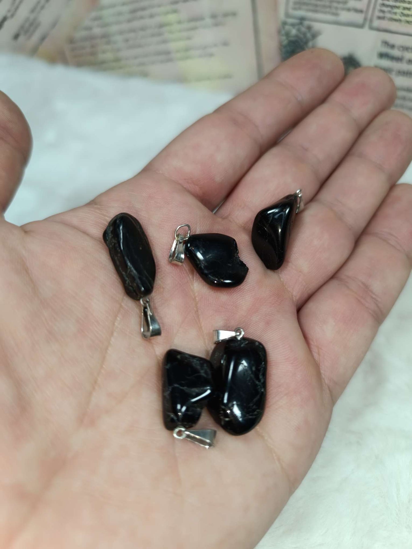 Ciondolo in Tormalina Nera