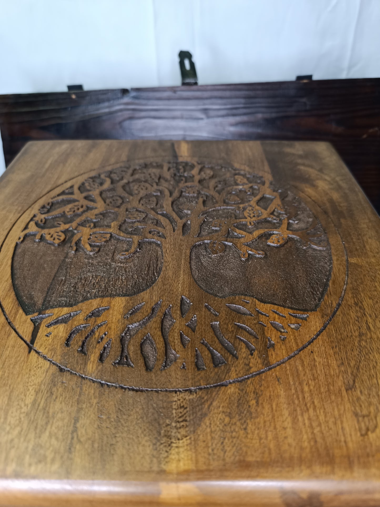 Tavolino in Legno con Albero della Vita