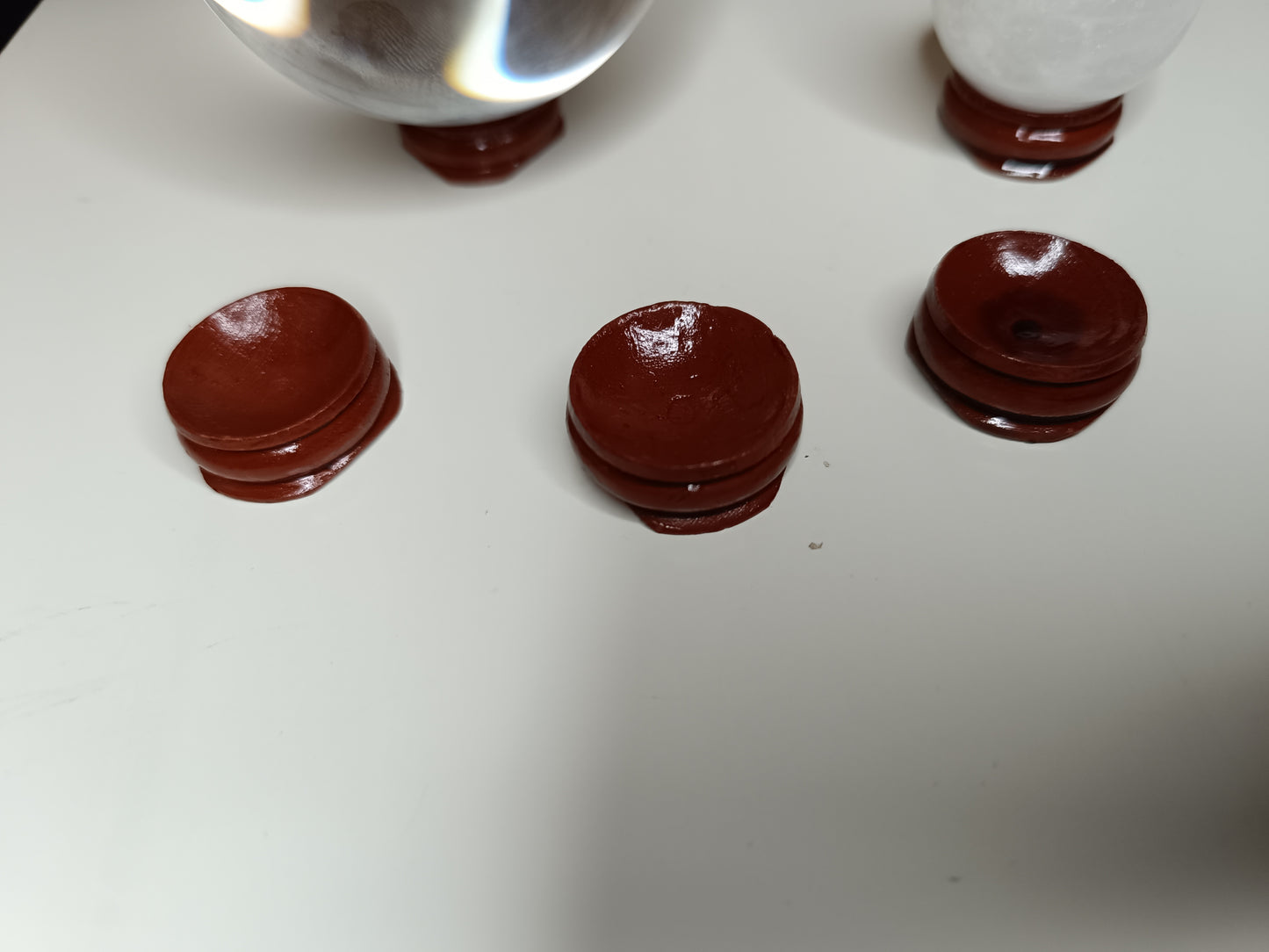 Poggiasfera in legno